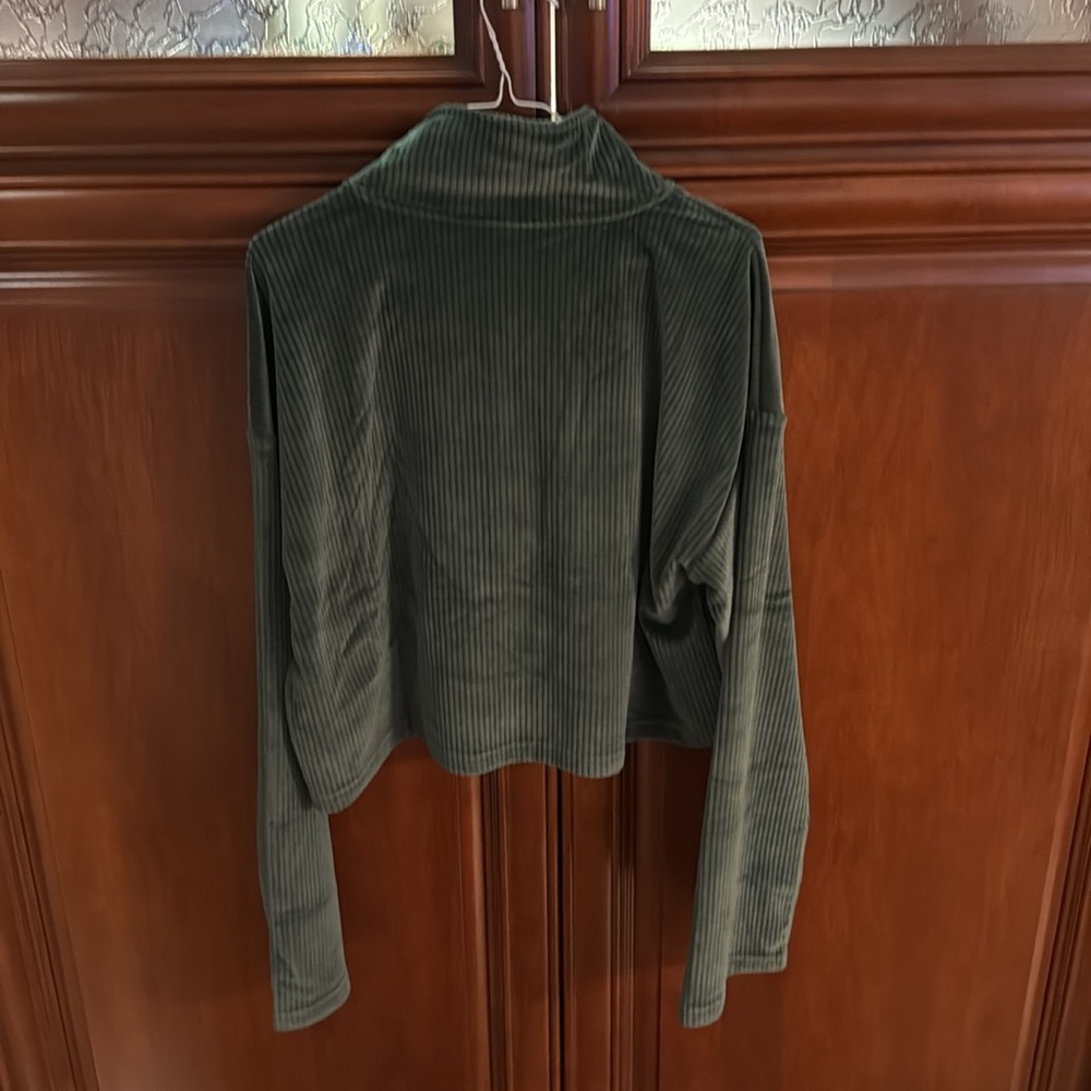 Fabletics Plush Half Zip Crop Green Sweatshirt XL NWT - Picture 7 of 7